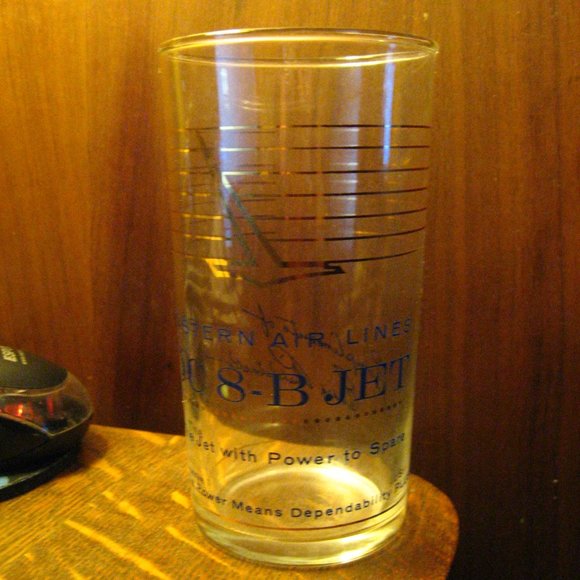 ✈️ Eastern Air Lines Vintage 1950's DC 8-B Cocktail Glass - Picture 8 of 10